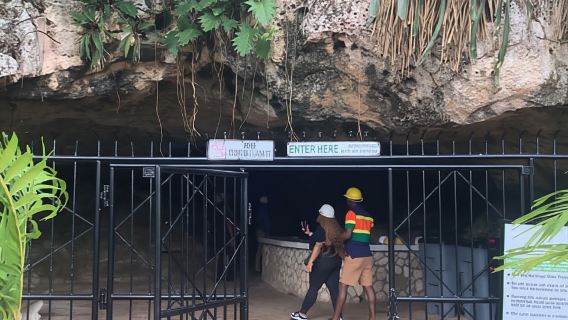 Ocho Rios: Geführte Tour durch die Green Grotto Caves mit Transfers