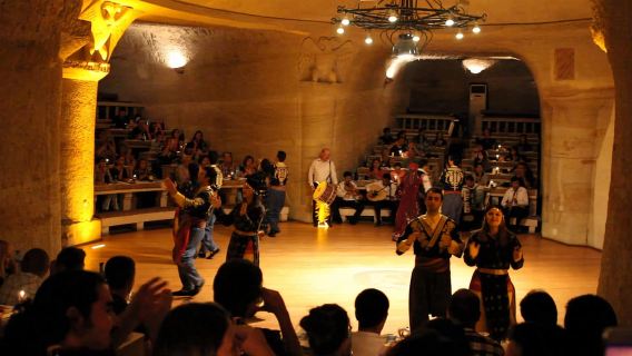 Pertunjukan Malam Turki di Cappadocia dengan Makan Malam dan Minuman