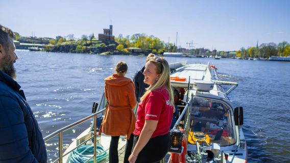Stockholm: City Cruise with Fresh Pizza