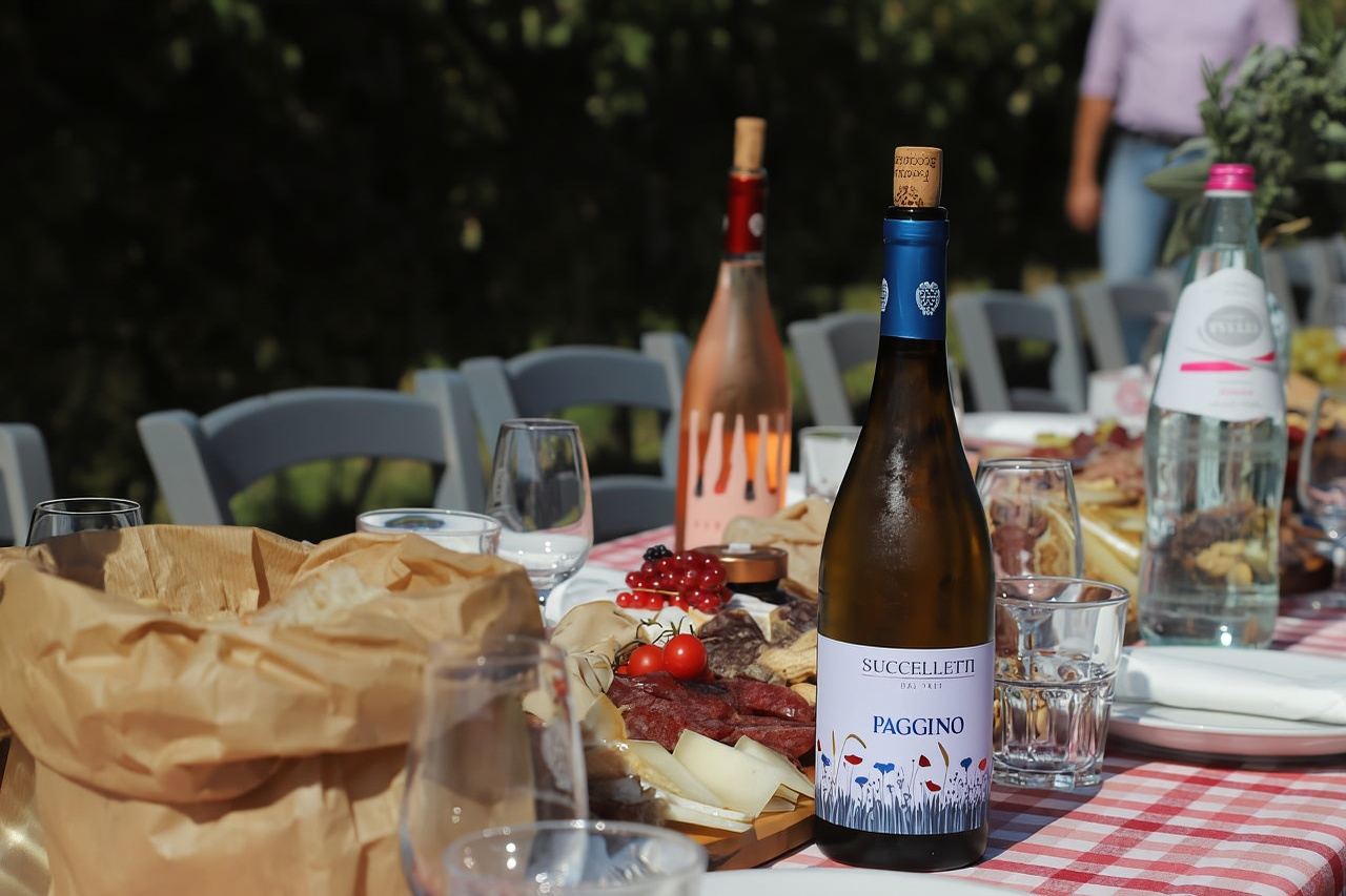 Tuscany: Mencicipi Anggur Putih dengan Aperitivo di Kilang Anggur Lokal