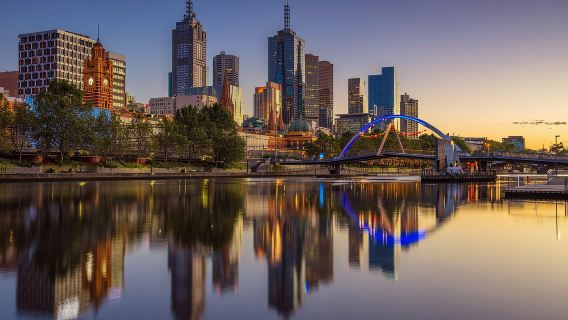 Melbourne: City Highlights & Hidden Gem Private Walking Tour