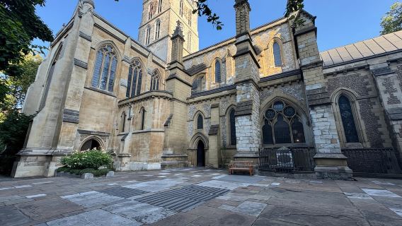 ลอนดอน: ทัวร์ชมเซาท์วาร์กและทาวเวอร์ฮิลล์พร้อมไกด์