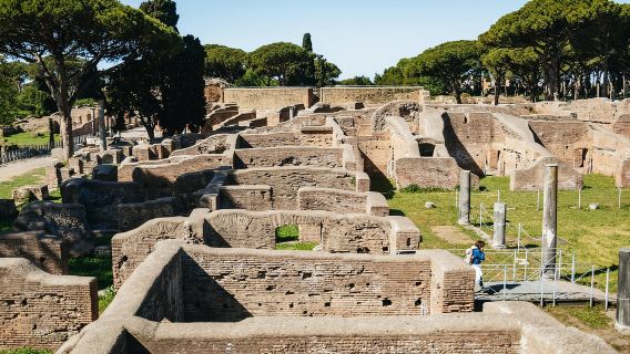 Von Rom aus: Geführter Halbtagesausflug mit dem Zug nach Ostia Antica