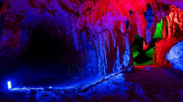 张家界私人团一日游 宝峰湖 黄龙洞（洞天湖境，專屬暢遊）