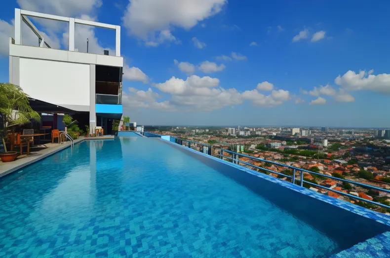 Horison Ultima Semarang