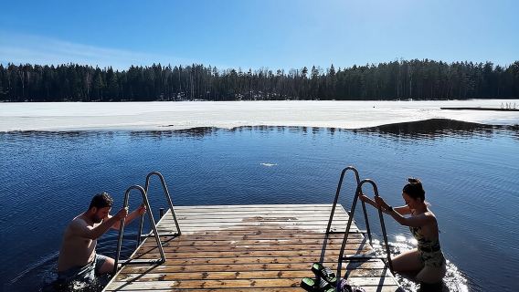 Pendakian Taman Nasional & Pengalaman Sauna Asap Finlandia dengan Makan Siang di Api Unggun