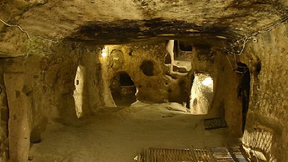 Jelajahi Terowongan Cu Chi: Tur Privat Perjalanan Setengah Hari