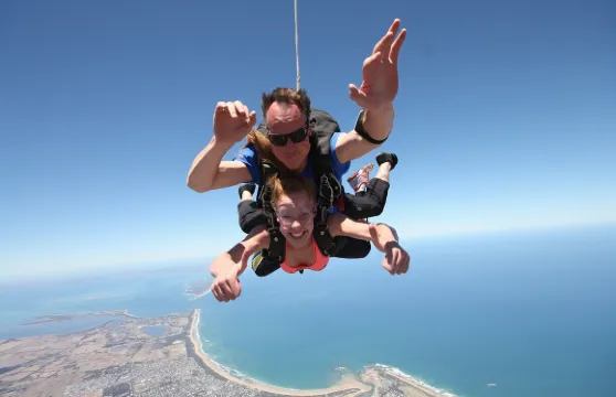 墨爾本跳傘市區聖科達大洋路亞拉河谷跳傘【15000英尺+60秒自由落體+專業基本設備·專業教練陪同】