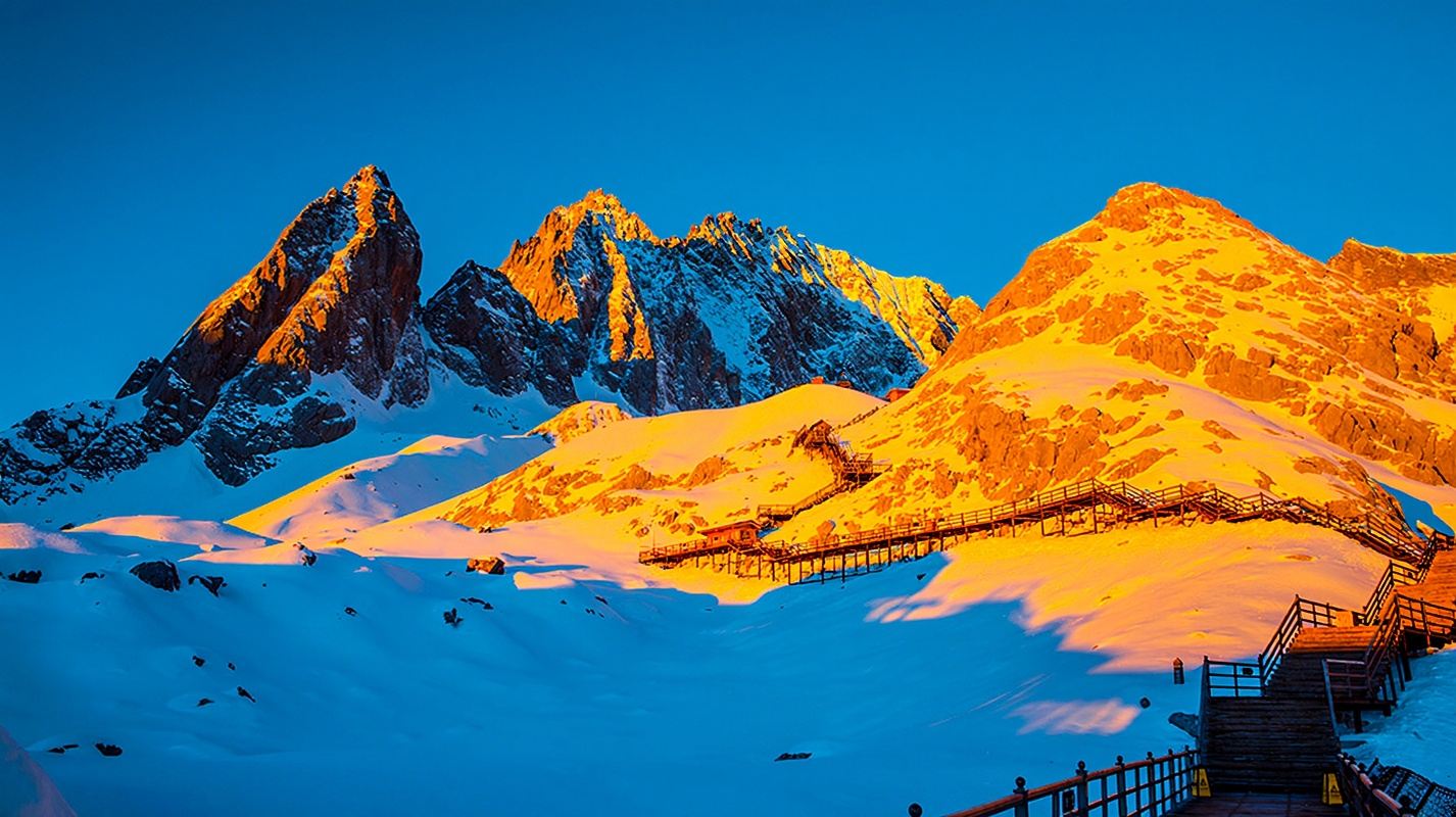 Lijiang Yulong-Schneeberg + garantierte Tickets für die große Seilbahn + optional Impression Lijiang + Blue Moon Valley + Sauerstoff für den goldenen Berg in der Morgensonne