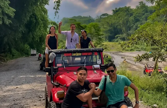 婆羅浮屠日出（Setumbu山）、Merapi Volcano及普蘭巴南全日遊