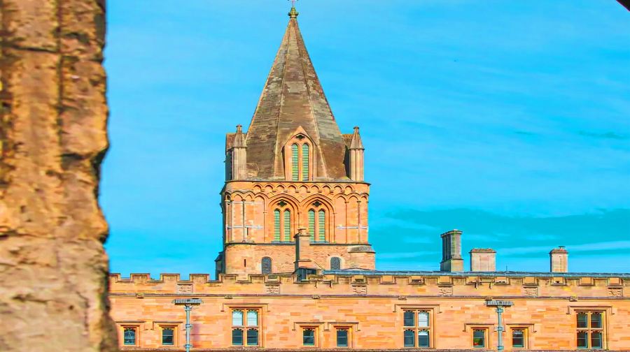 英國牛津大學Oxford包車一日遊倫敦來回中文司導上門接送