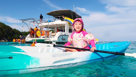 Ein Panorama- Tagesausflug nach Phuket, Phi Phi Island, Honeymoon Island und Koh Khai in Thailand, einschließlich der beliebten Maya Bay.