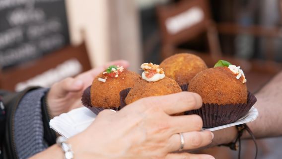 Palermo: tour gastronomico tradizionale con pasto completo e guida locale