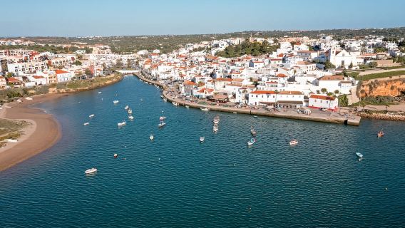 Dari Portimão: Pelayaran Catamaran ke Gua Benagil dengan BBQ