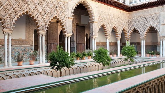 Sevilla: Alcázar, Kathedrale und Giralda-Tour mit Tickets