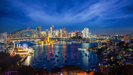 Sydney: Bus & Boat Night Tour to see Sydney Sparkling