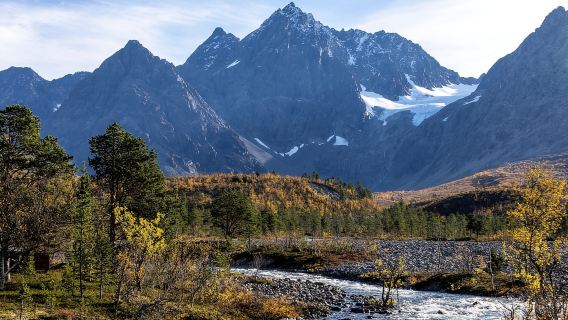 ทรอมส์โอะ: ทริปสำรวจเทือกเขา Lyngen Alps แบบดั้งเดิม พร้อมอาหารกลางวันท่ามกลางวิวสวยงาม