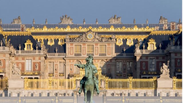 Lawatan dalam sehari dengan pemandu berbahasa Cina ke Istana Versailles + Notre Dame de Paris + Menara Eiffel di Paris, Perancis