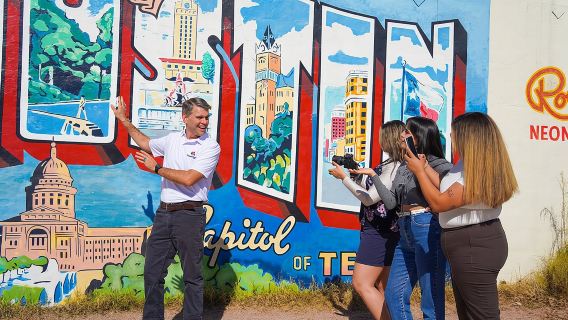 ทัวร์ขับรถระดับพรีเมียมในเมืองออสตินพร้อมชมอาคารรัฐสภาเท็กซัสและภูเขาบอนเนลล์