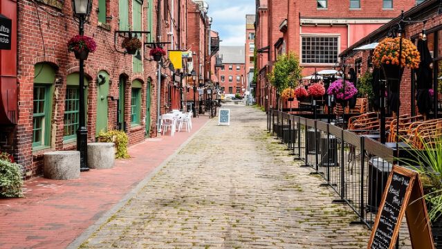 Boston to ICONIC Portland Lighthouse Kennebunk Small Group Max 12 Tour 