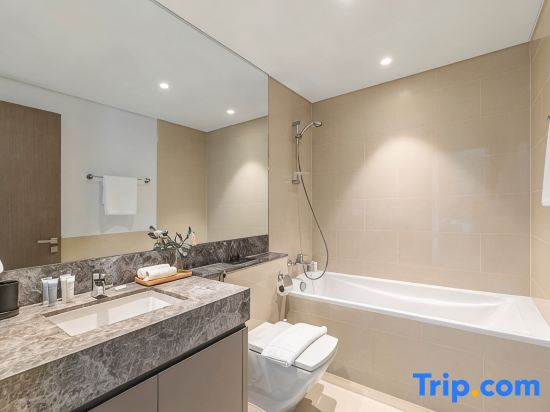 Elegant Apartment Walk to Burj Khalifa/Dubai Mall