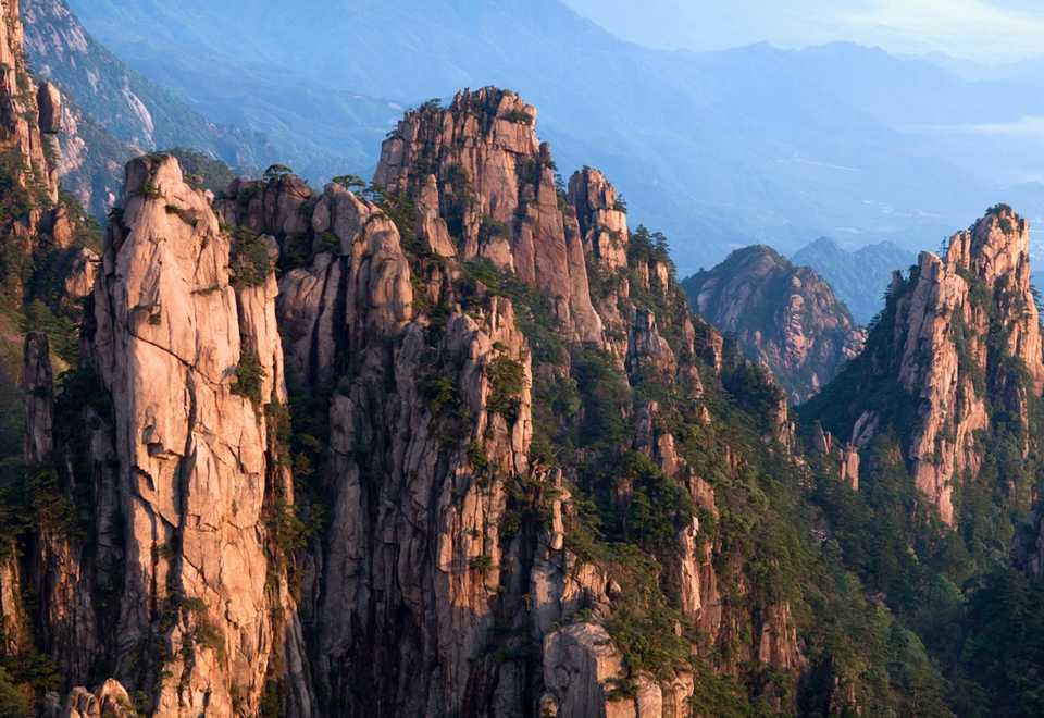 日本語対応】世界遺産・黄山と屯渓日帰り観光＜高速列車利用／日本語