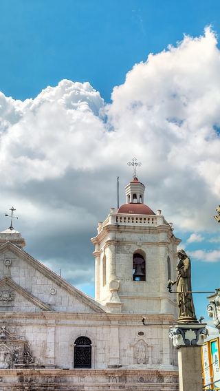 Cebu Discovery: Sto. Niño Basilica, Magellan's Cross, Fort San Pedro, Sirao Garden & Temple of Leah Day Tour