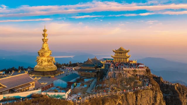 成都+峨眉山+樂山大佛一日包車遊【5-9座車丨三環內上門接】