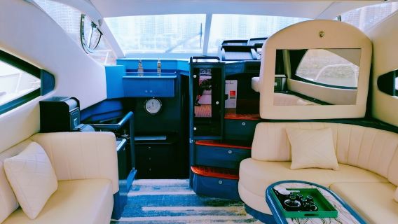 廣東廣州太古倉遊艇碼頭50尺豪華遊艇包船體驗【夜遊珠江廣州塔+釣魚+自駕體驗+贈送水果+飲料+礦泉水】