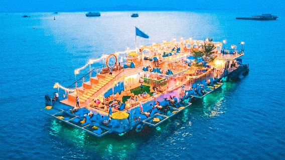 พัทยา Tappia Floating คาเฟ่กลางทะเล ตกปลาหมึกยามค่ำคืน ชมพระอาทิตย์ตก