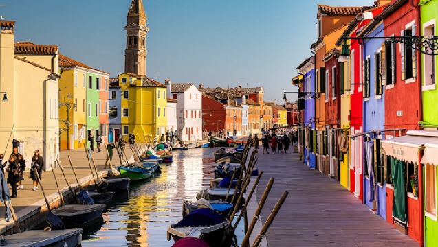 Six-hour lagoon tour in Murano, Burano and Torcello