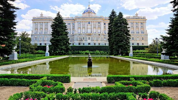 Monumental Madrid tour with Prado Museum and Royal Palace tickets