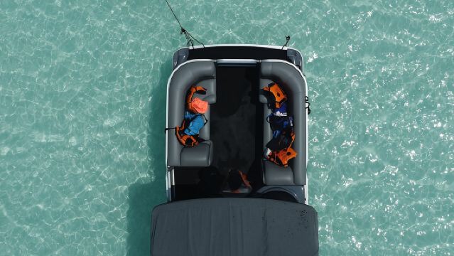 3 hr Pontoon Tour with access to Beach Club and Free Kayaks