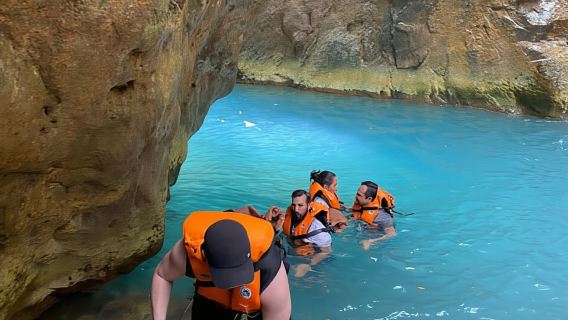 Liberia: La Leona Waterfall Hiking Tour