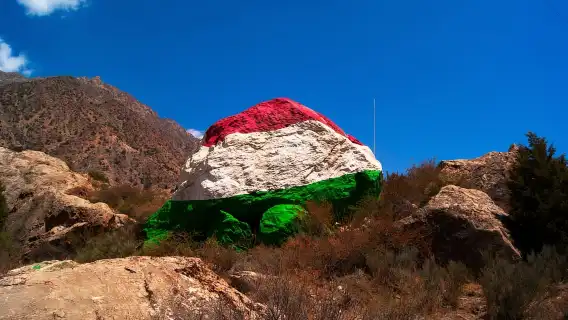 From Samarkand: Day tour to the Tajiksitan Alexander lake.