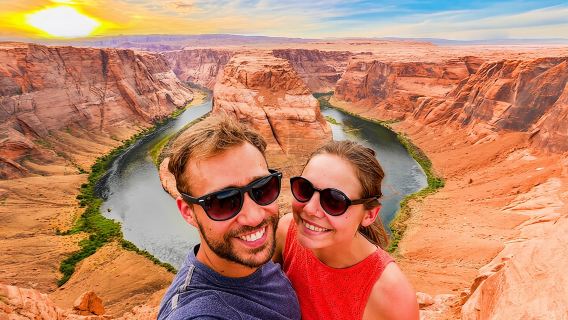 Lower Antelope Canyon and Horseshoe Bend Day Tour with Lunch