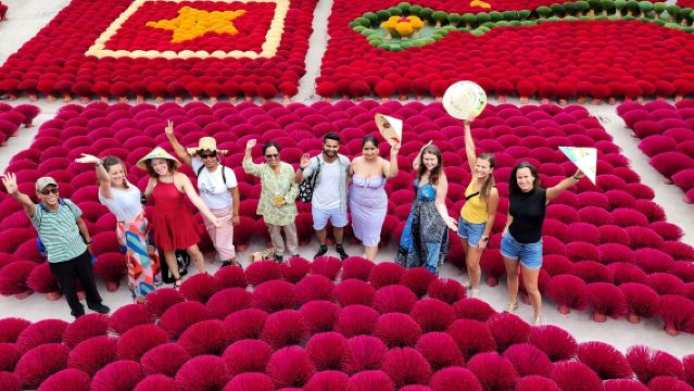 ทัวร์ครึ่งวันสัมผัสวิถีฮานอยแท้ๆ: หมู่บ้านธูปหลากสี & หมู่บ้านทำหมวก