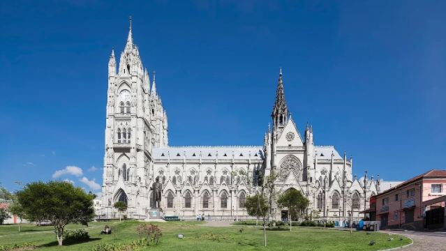 Pemandu pelancong di seluruh Ecuador / Penterjemah perniagaan / Perkhidmatan tersuai peribadi / Lawatan bebas dengan sambutan tempatan