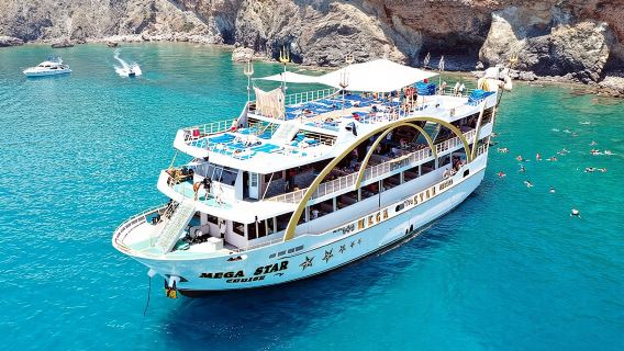Da Antalya a Kemer Mega Star Boat Trip con trasferimento gratuito