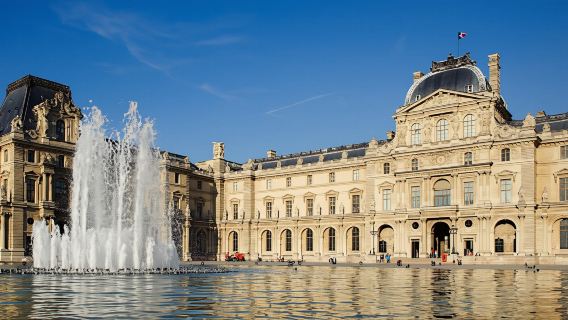 Small-group Louvre museum guided tour