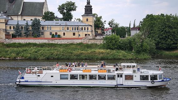 1-hour Krakow Vistula River cruise with audio guide