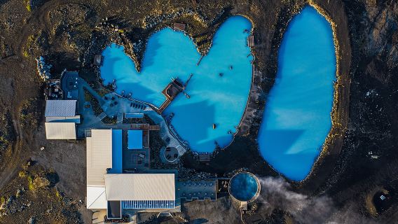 Tagesausflug zu den heißen Quellen von Mývatn, Dettifoss, dem Lava-Labyrinth und den God's Falls in Island|Inklusive Thermalbad-Ticket
