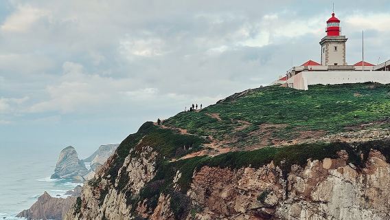 Sintra: Guided Tour to Palacio da Pena, Regaleira and Cabo da Roca