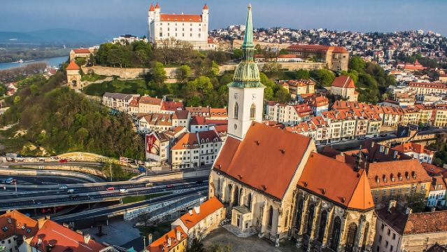 Tour esencial a pie por Bratislava en grupo pequeño