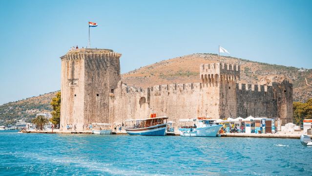Split/Trogir: Blue lagoon and 3 islands speedboat tour