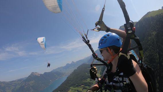 Luzern: Tandem-Paragliding-Flug