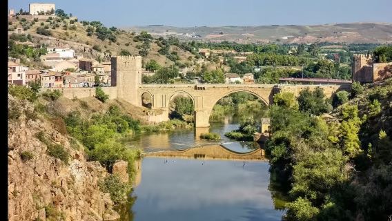 Spain + Madrid Toledo + Cathedral of Toledo + ancient city + Toledo Bridge private charter 1-day tour