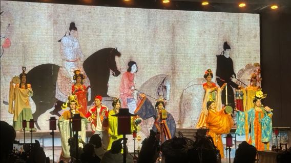 Luoyang Palace Banquet ● The Rise and Fall of Thirteen Dynasties in the Divine Capital, Savor the Peony Banquet of Luoyang's National Beauty and Heavenly Fragrance [Imperial Cuisine + Ancient-style Music and Dance Performance + Optional Ancient Costume and Makeup Experience] #