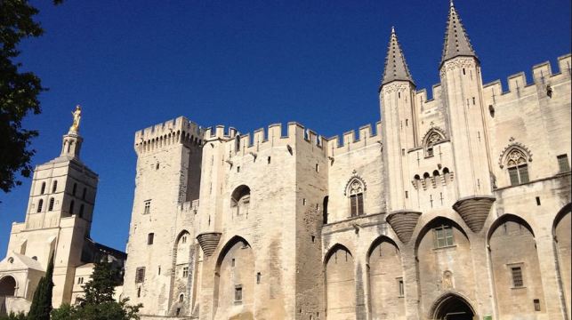 法國阿維尼翁城牆+教皇宮+阿維尼翁主教座堂【中文包車自由行】