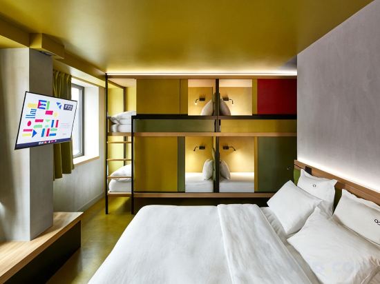 Yooma Urban Lodge Tour Eiffel Room Type - Family Room with Seine view